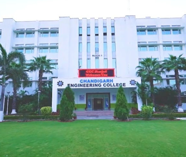 top college in chandigarh 